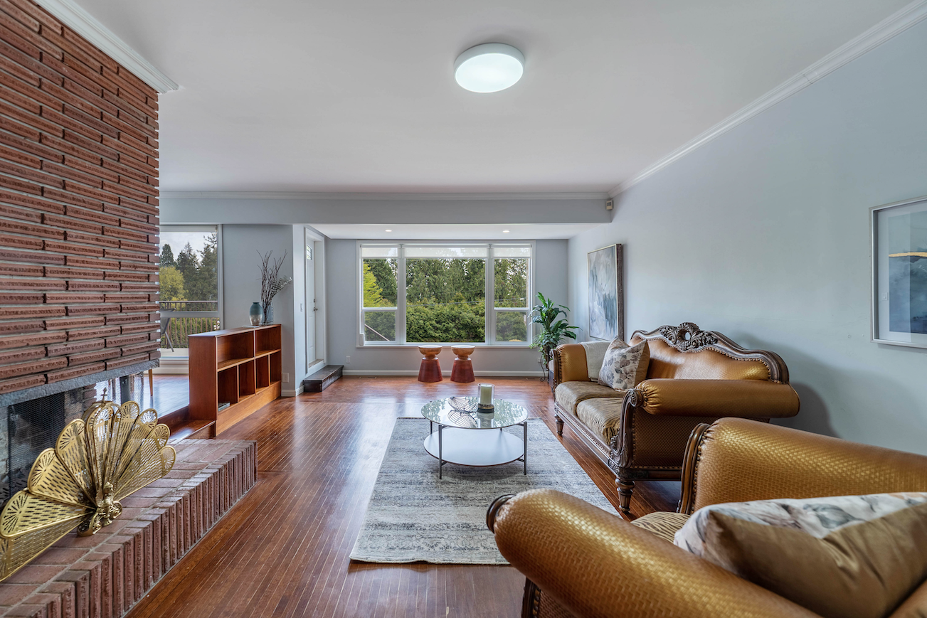 Rarely Available Prime View Lot with Newly Renovated Home- 1665 Queens Avenue